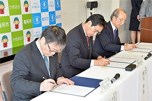 �O�ҋ���������̗l�q