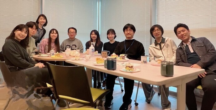 お祝いの席の集合写真